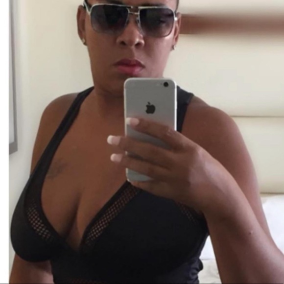 Meet your Posher, ElleKosGlam - Picture 5 of 7